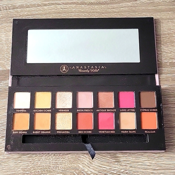 Anastasia Modern Renaissance Pallet - Picture 1 of 2